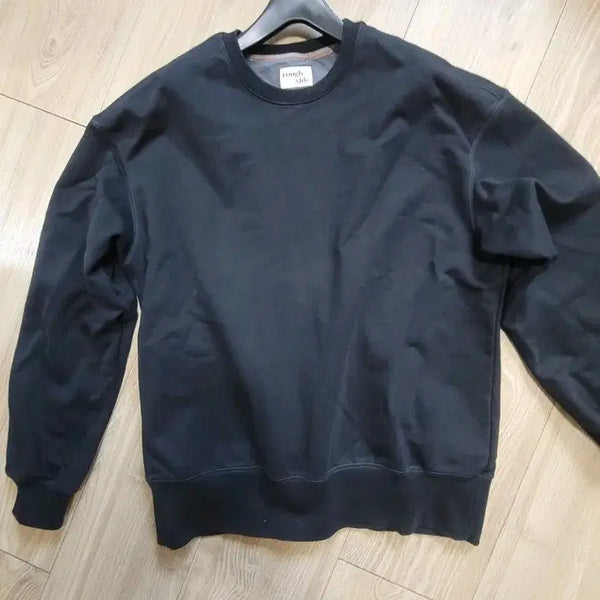 [BUNJANG] Roughside Sweatshirt Black Size 1 / 러프사이드 맨투맨 블랙 1사이즈