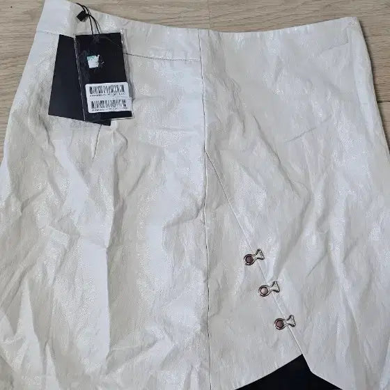 [BUNJANG] EGOIST Faux Leather Mini Skirt White / 에고이스트 인조가죽 미니 스커트 화이트