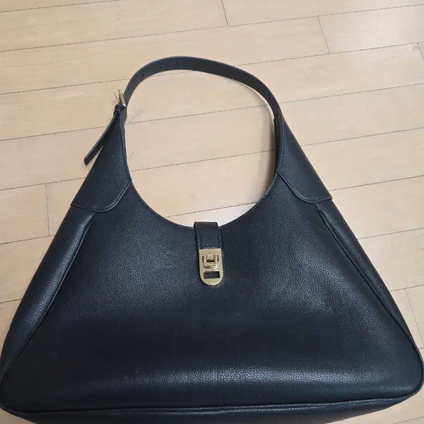 [BUNJANG] H&M Black Hobo Bag / H&M 블랙 호보백