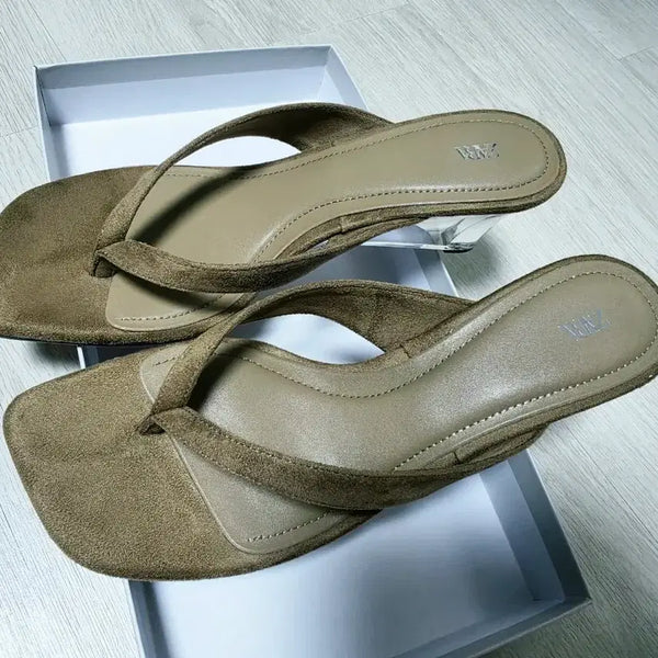 [BUNJANG] ZARA Suede Transparent Heel Slides Sandals / ZARA 스웨이드 투명굽 쪼리 샌들(택포)