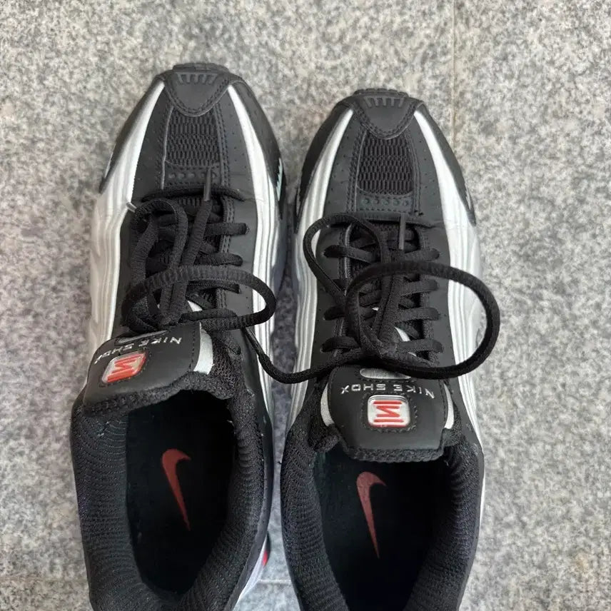 [BUNJANG] Nike Shox R4 Sneakers (270) / 나이키 샥스 R4 270
