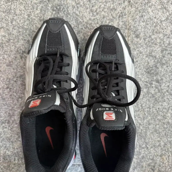 [BUNJANG] Nike Shox R4 Sneakers (270) / 나이키 샥스 R4 270