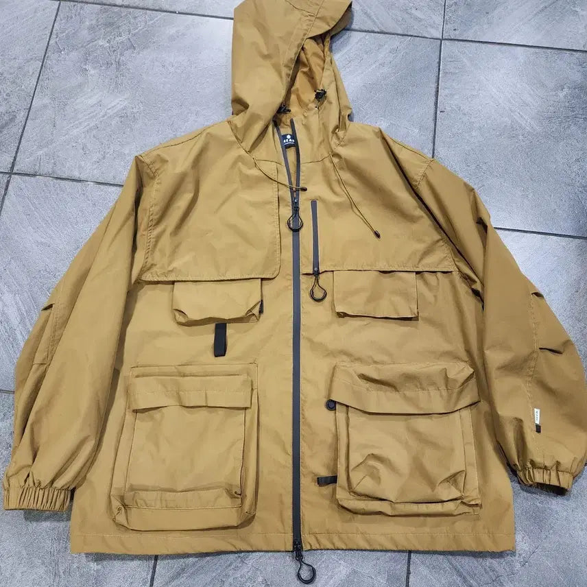 [BUNJANG] Okane Hooded Windbreaker Jacket / 오까네 후드바람막이 남자