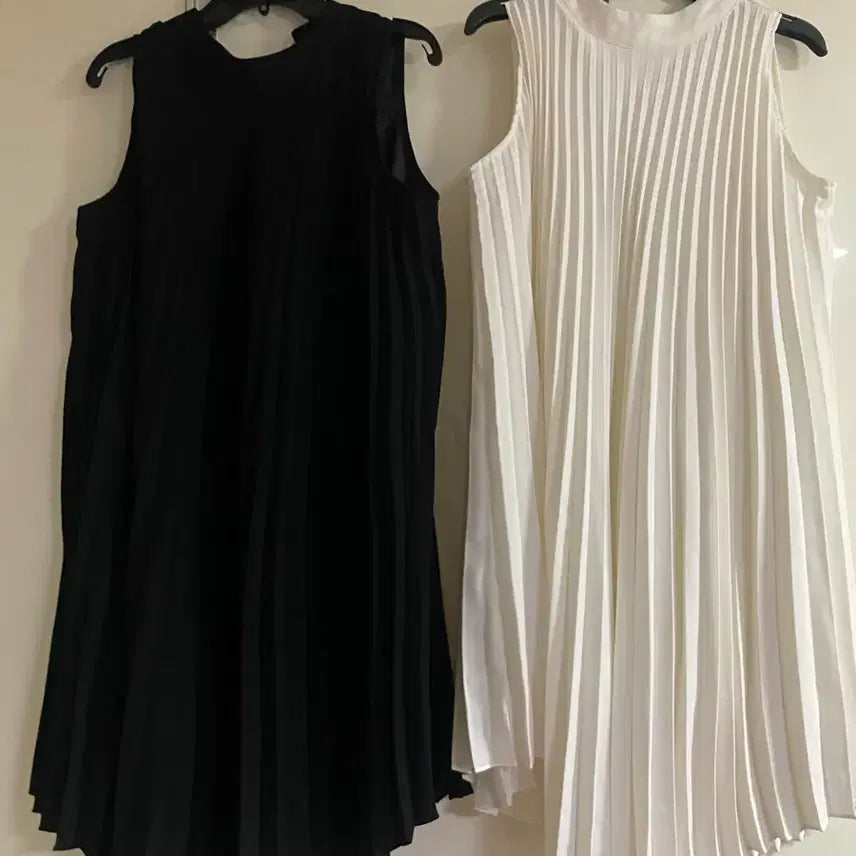 [BUNJANG] Pleated Sleeveless Dress / 개당) 플리츠 민소매 원피스 블랙 / 화이트