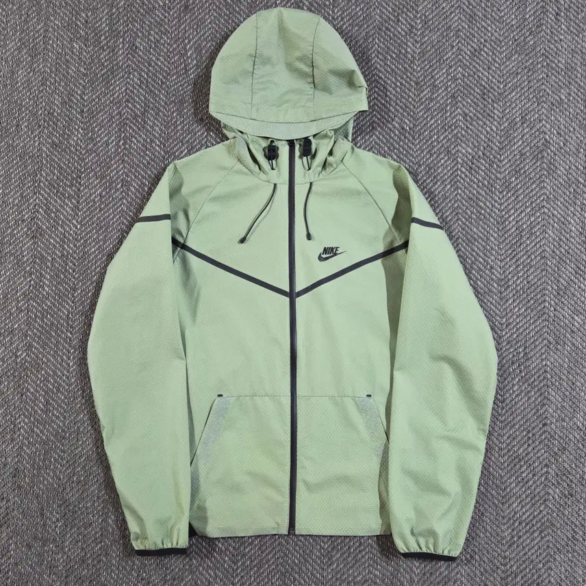 [BUNJANG] Nike Tech Woven Windrunner Hooded Jacket / 나이키 테크 윈드러너 후드 바람막이