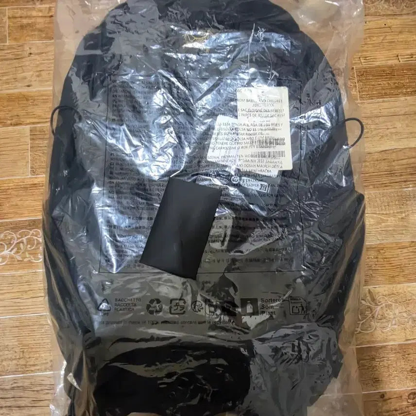 [BUNJANG] Arc'teryx Mantis 26 Backpack (with genuine keyring) / 아크테릭스 맨티스 26 새상품 (정품 키링 포함)