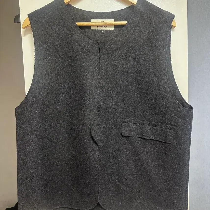 [BUNJANG] Years Ago Charcoal Vest / 이얼즈어고 베스트