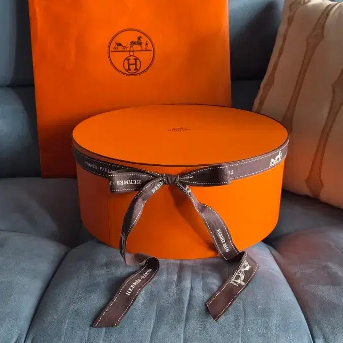 [BUNJANG] Hermès Hat Box Christmas Ornament Display Box / 1)에르메스헷박스 원형박스 크리스마스츄리장식용박스(박스만가격)