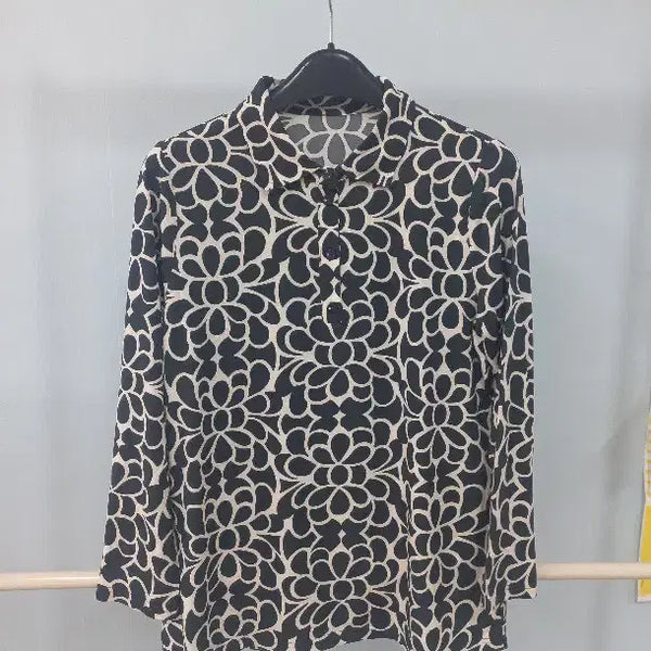 [BUNJANG] Plus Size Floral Blouse T-Shirt / 빅사이즈 블라우스 티셔츠 카라티 105 새상품
