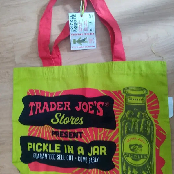 [BUNJANG] Trader Joe's Pickle Robot Eco Bag Lime / 최종가격내림)트레이더 조 피클 로봇 에코백 라임 새제품