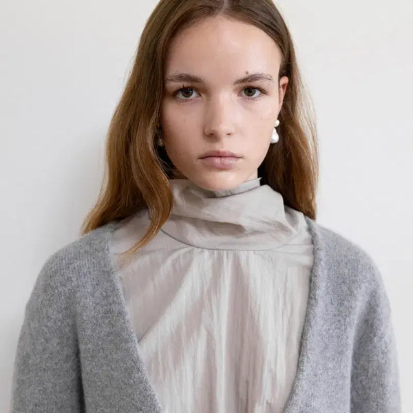 [BUNJANG] Suamare Nouveau Deep V-Neck Knit (Gray) / 수아마르 노이안 딥 브이넥 니트 (Gray)