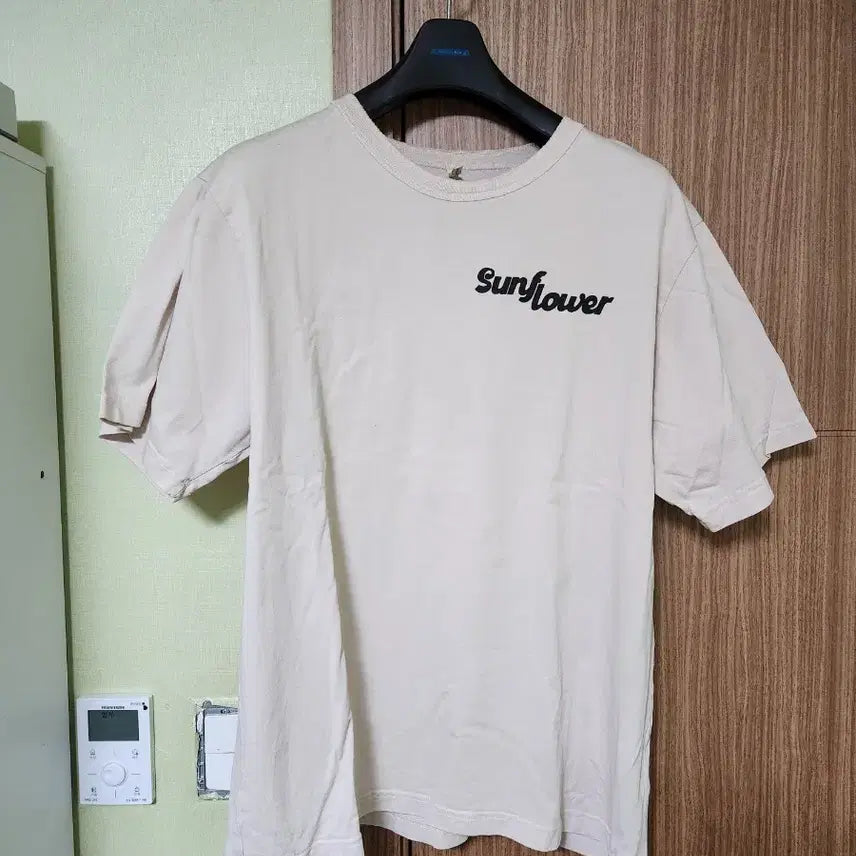 [BUNJANG] Sunflower Beige T-Shirt / Sunflower 썬플라워 베이지 티셔츠