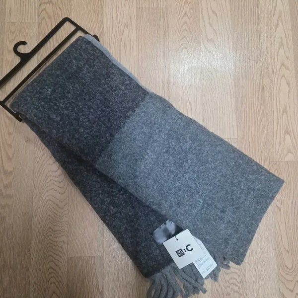 [BUNJANG] Uniqlo Souffle Yarn Chunky Stole (Gray) / 유니클로c 수플레얀 청키 스톨