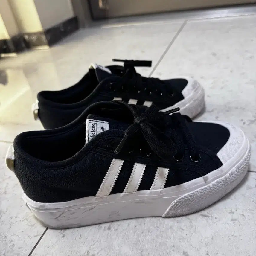 [BUNJANG] Adidas Height-Increasing Sneakers / 아디다스 키높이 스니커즈 230