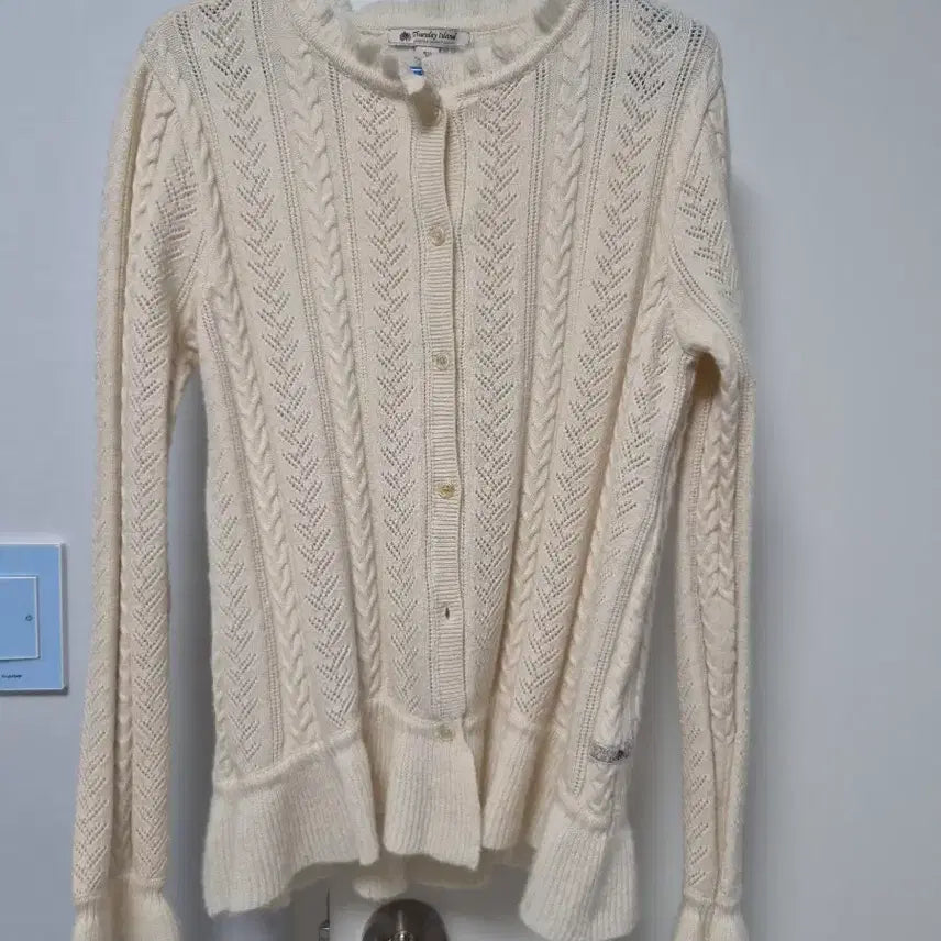 [BUNJANG] Thursday Island Cardigan Size M / 써스데이 아일랜드 가디건 M