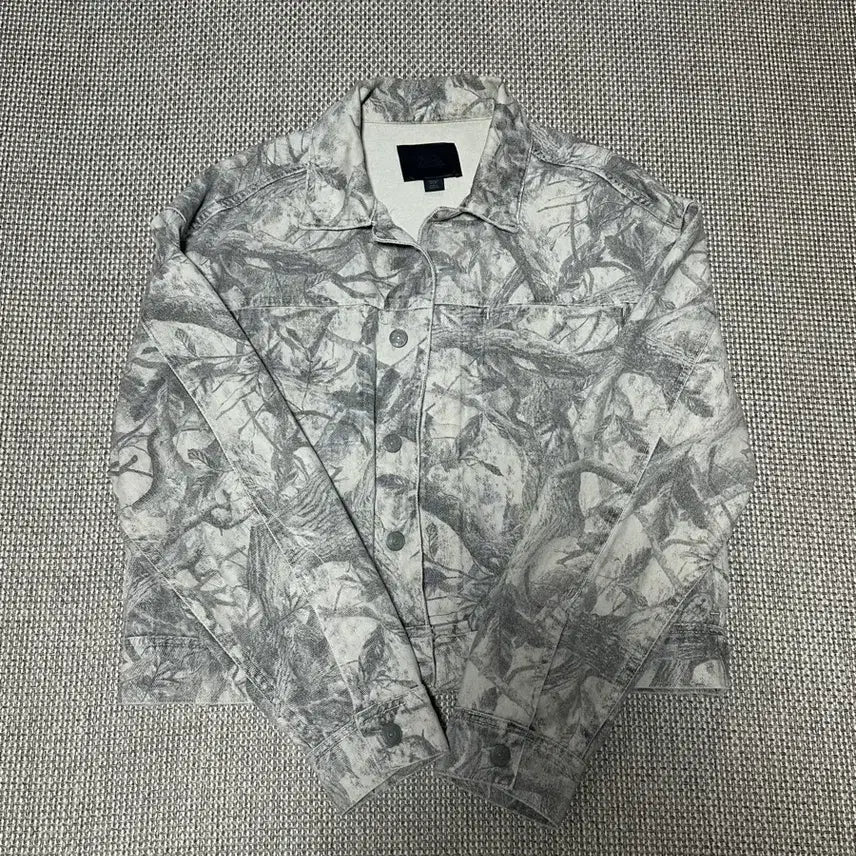 [BUNJANG] Zara Landscape Print Denim Jacket / ZARA Landscape Print Denim Jacket