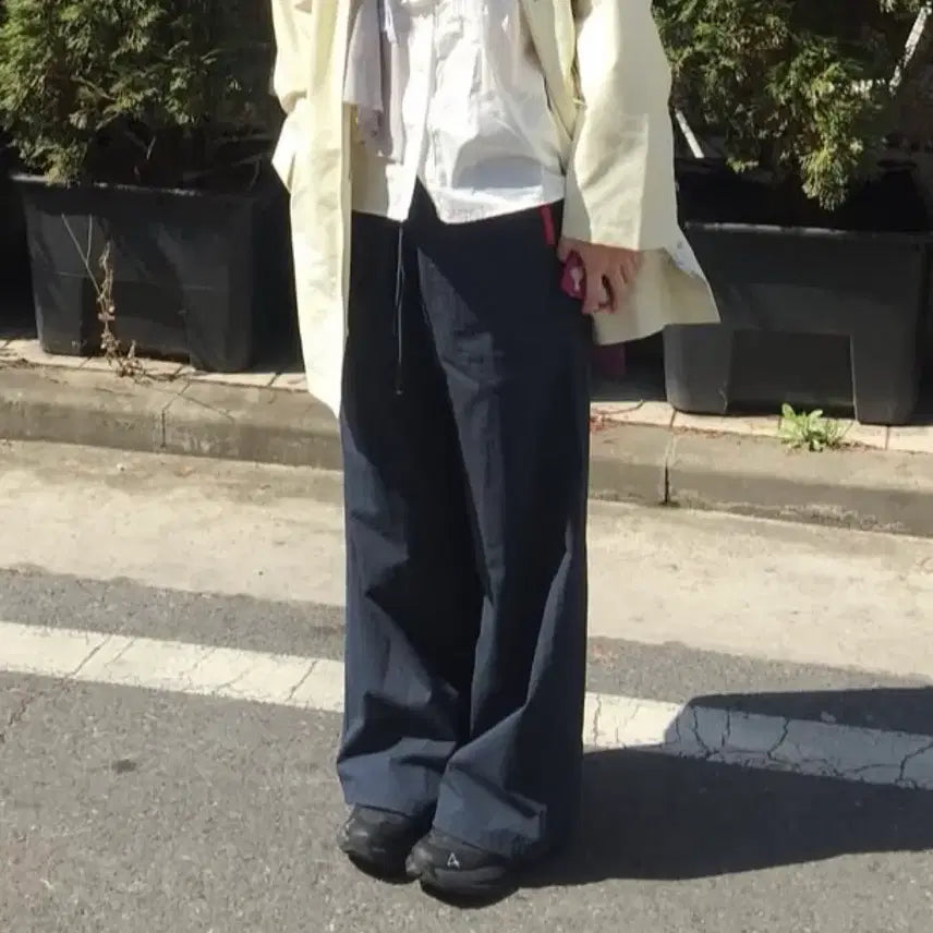[BUNJANG] Soddingreal Grant Pants Navy / 쏘딩키브레드 grant pants navy