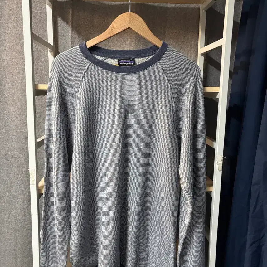 [BUNJANG] Patagonia Striped Sweatshirt Navy / 파타고니아 맨투맨 스트라이프 네이비