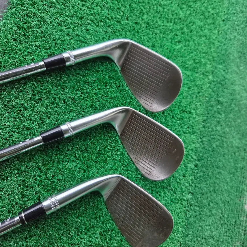 [BUNJANG] Jaws Raw Wedge Set (48, 52, 56 Degrees) / 죠스 녹 웨지 48 52 56 상태 깔끔함