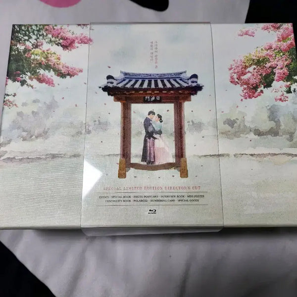 [BUNJANG] The Red Sleeve Blu-ray Director's Cut Set with Script Book and Novel / 이준호 이세영  옷소매 붉은 끝동 드라마 블루레이 대본집 소설책 일괄