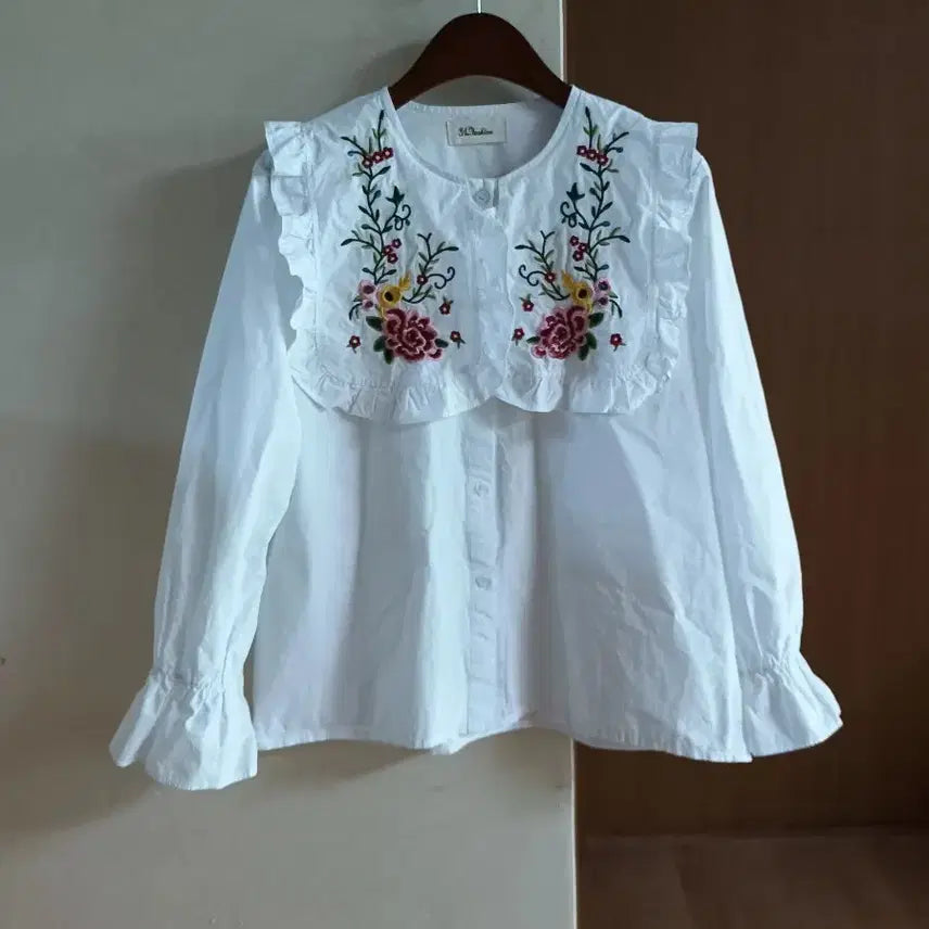 [BUNJANG] Fashian Embroidered Blouse Shirt White / 31.fashian 자수 블라우스 셔츠 화이트 77~88