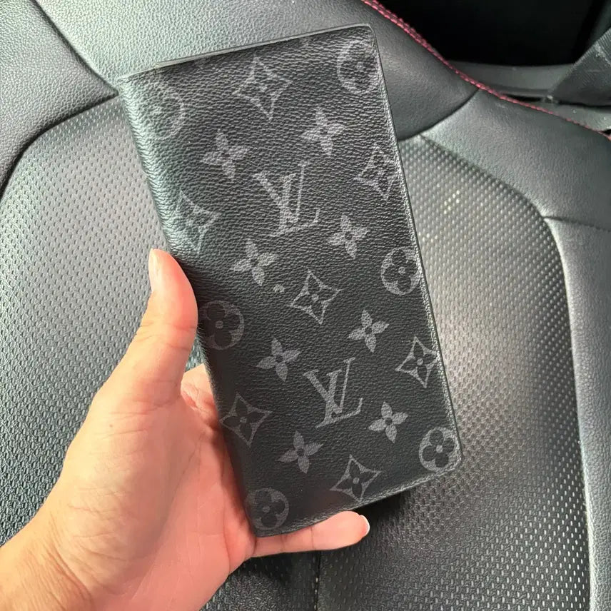 [BUNJANG] Louis Vuitton Monogram Eclipse Brazza Wallet Long Wallet / 루이비통 모노그램 이클립스 브라짜월릿 장지갑