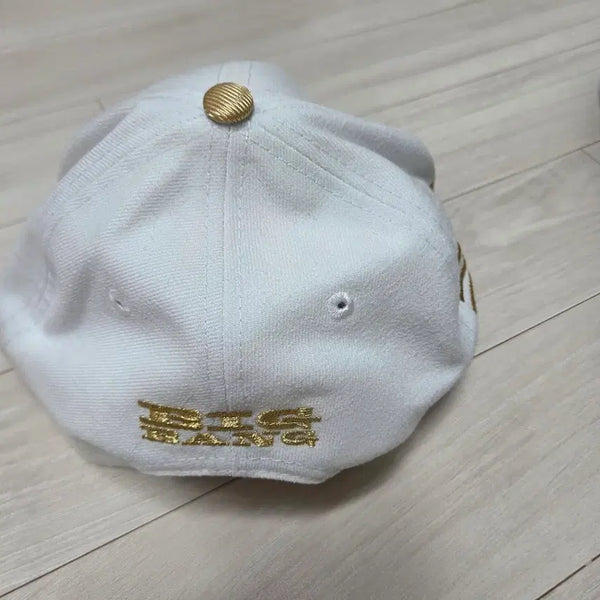 [BUNJANG] BIGBANG Signed New Era Baseball Cap / 빅뱅 굿즈 5인 멤버싸인 뉴에라x빅뱅 모자(희귀템)