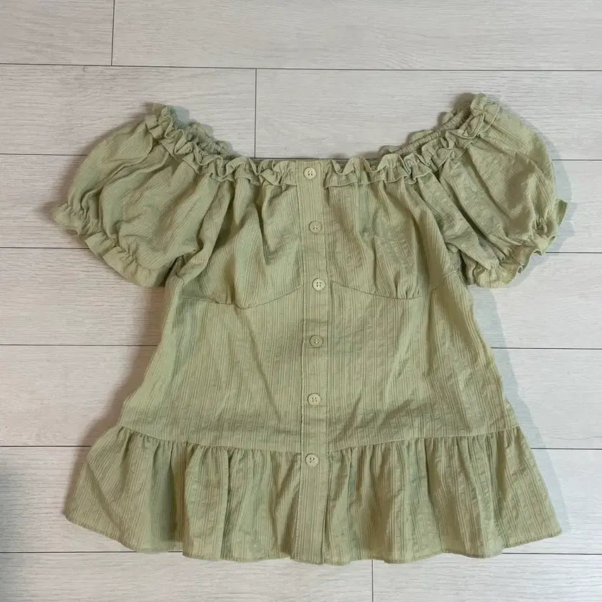 [BUNJANG] Lovely Frill Puff Sleeve Blouse - Light Green / 러블리 프릴 퍼프 소매 블라우스 연두색