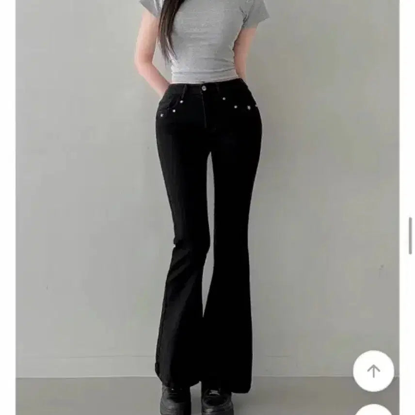 [BUNJANG] Studded Low-Waist Bootcut Pants Black / (방금배송온새상품) 로우웨스트 골반패드 스터드 부츠컷 팬츠 블랙
