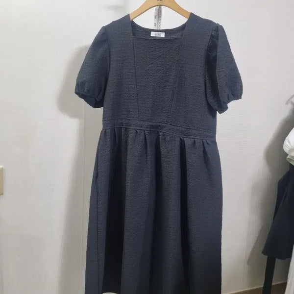 [BUNJANG] Black Long Puff Sleeve Embossed Dress / 롱 원피스 블랙 엠보 퍼프소매