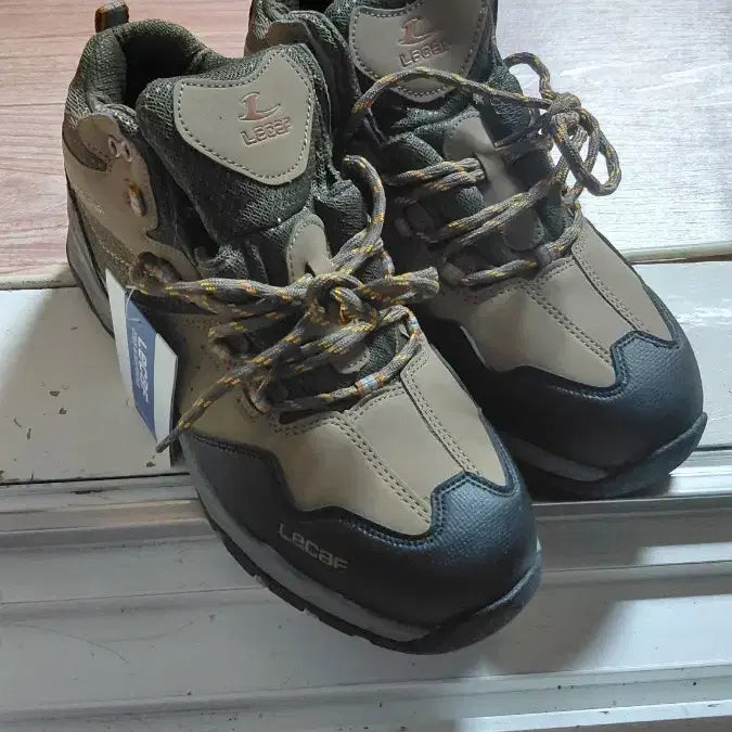 [BUNJANG] Hiking Boots Khaki/Black / 등산화 카키/블랙