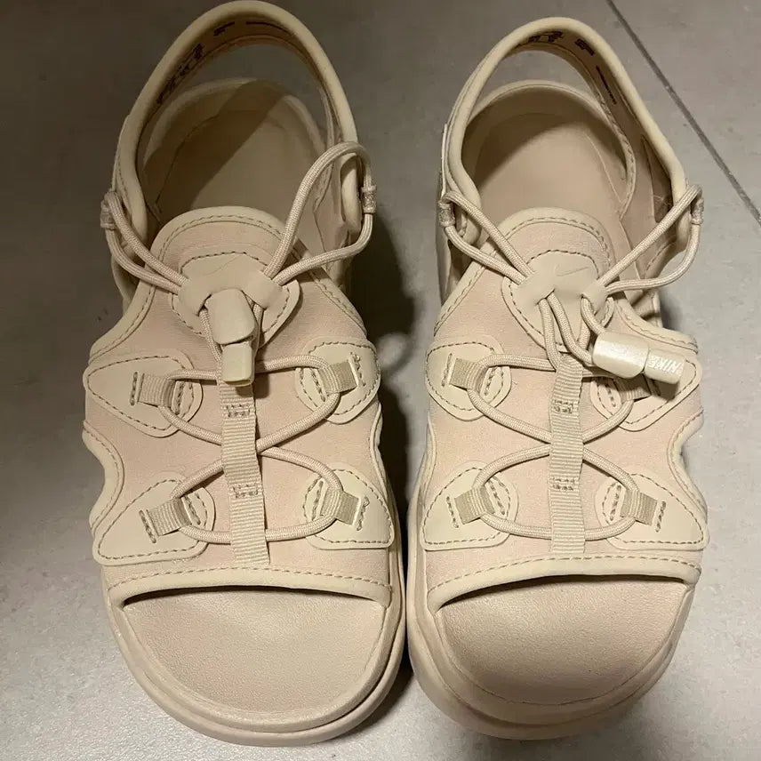 [BUNJANG] Nikecoco Sandal Beige 230 / 나이키 코코 샌들 230 베이지