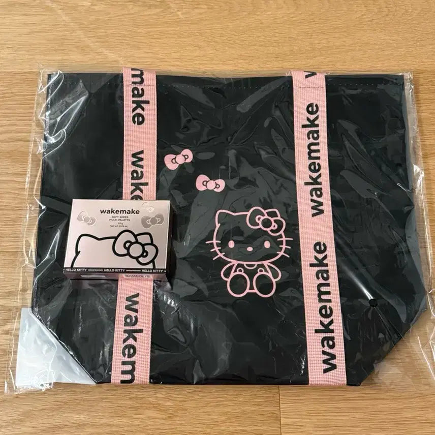 [BUNJANG] WAKEMAKE Hello Kitty Collaboration Pink Shell Eyeshadow Palette (Black Cap) / 웨이크메이크 핑크쉘 검은뚜껑