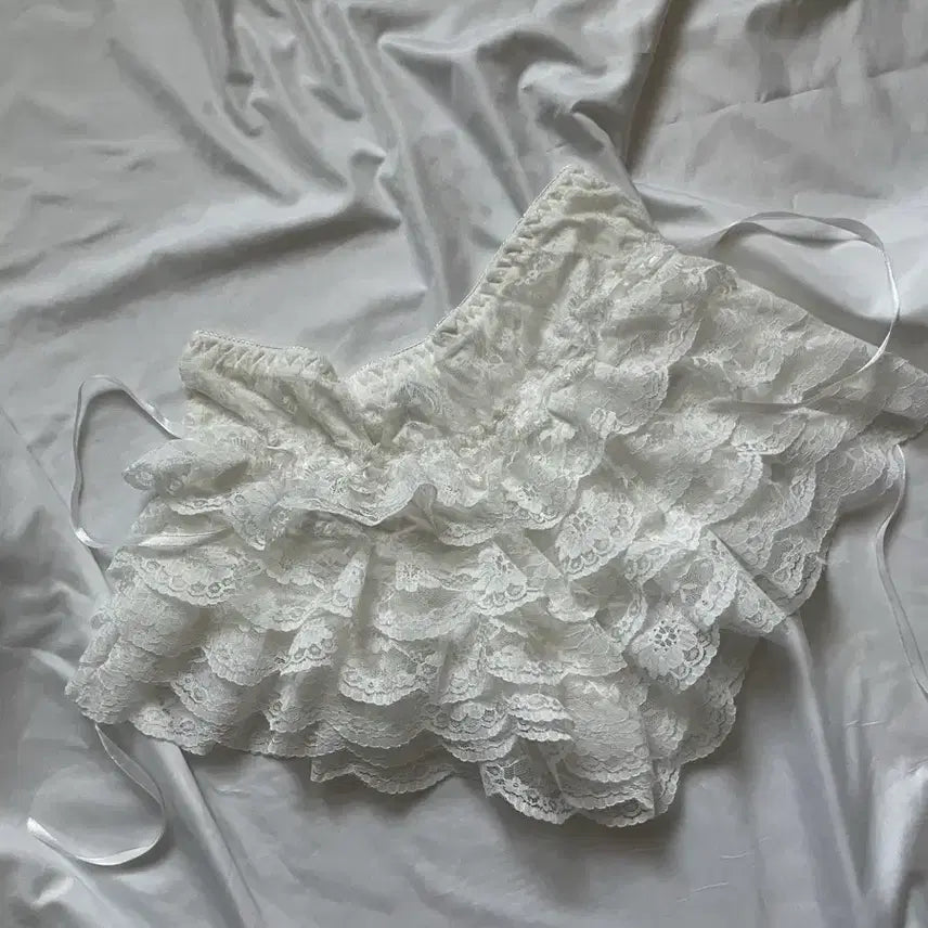 [BUNJANG] Satomi Radio Tiered Lace Shorts / 사토미라디오 Tiered lace shorts 레이스쇼츠