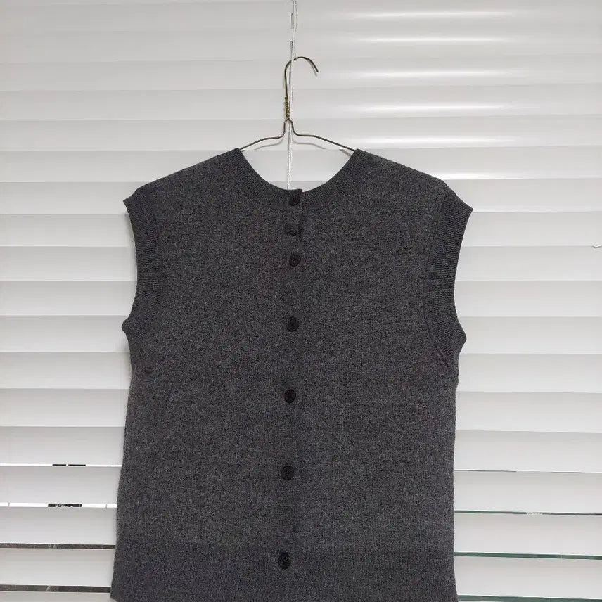 [BUNJANG] Hazzys H Logo Vest / 헤지스 22년 H로고하단 조끼 베스트 뒷단추 모100%