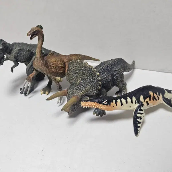 [BUNJANG] Collecta Dinosaur Figure Bundle Set: T-Rex, Therizinosaurus, Triceratops, Liopleurodon / 컬렉타 공룡 피규어 일괄 티렉스 테리지노사우루스 트리케라톱스 리오플레우로돈