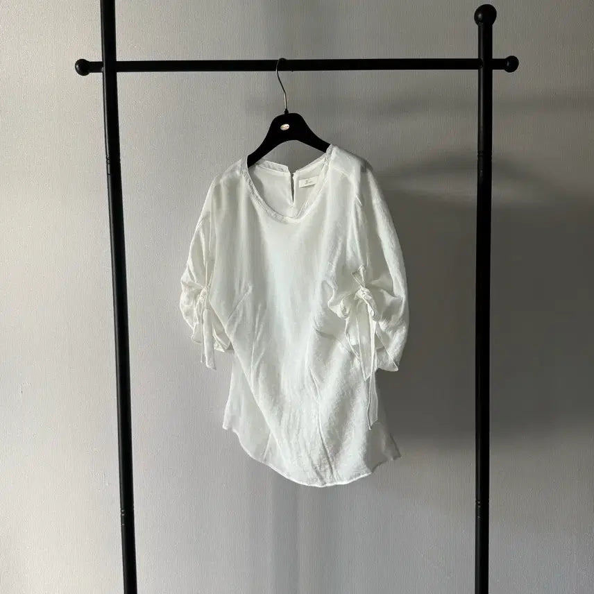 [BUNJANG] J.J Ggot White Ribbon Blouse / jj지고트 화이트 리본 블라우스