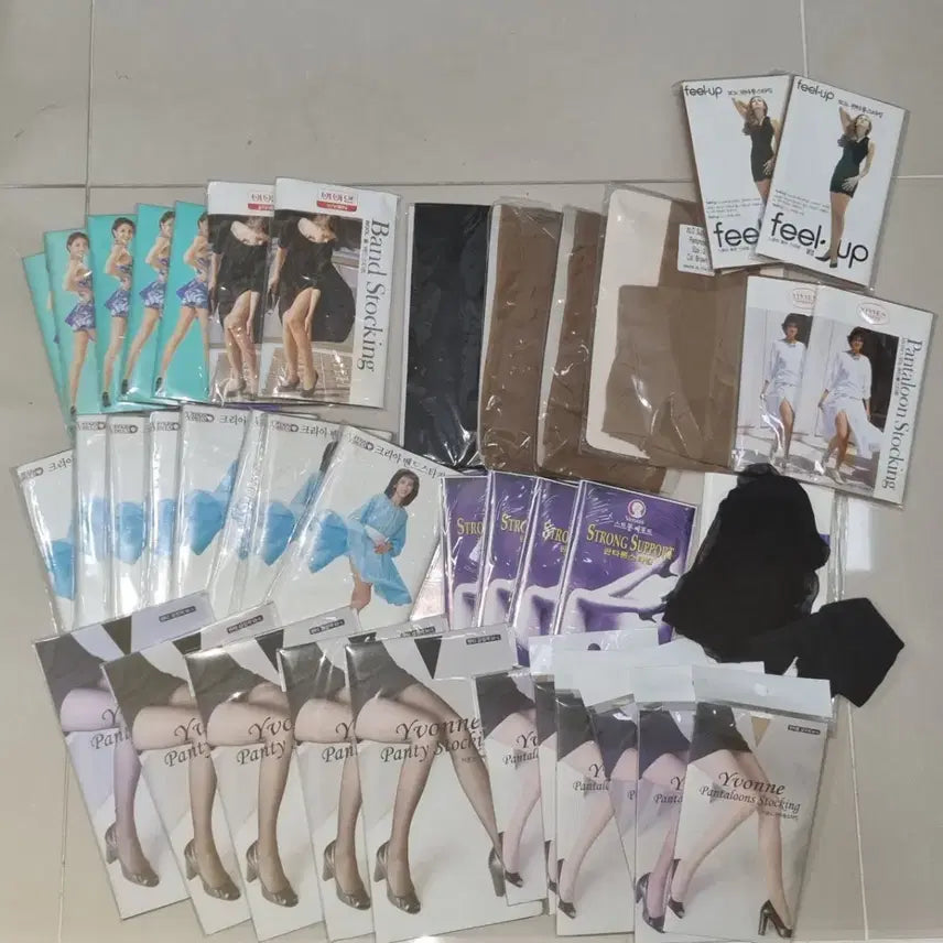 [BUNJANG] 40 Pairs Assorted Stockings Bundle / 스타킹 40매 일괄