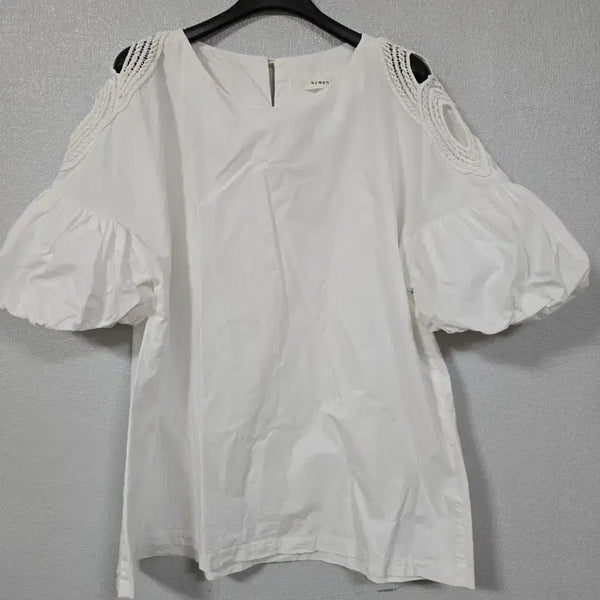 [BUNJANG] NYMPH Balloon Sleeve Off-Shoulder Blouse Size 77 / NYMPH 벌룬소매 오프숄더 블라우스 77