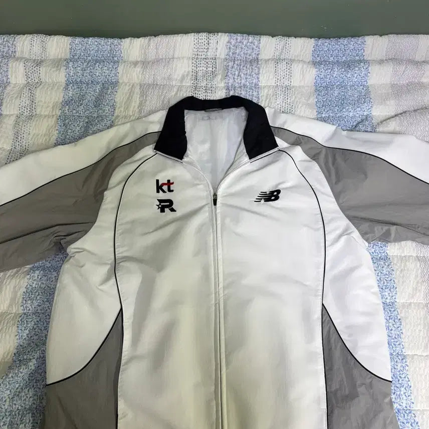 [BUNJANG] KT Rolster 2026 1st Uniform Jacket - 'Cuz' Marking (Size 105) / 2026 kt rolster 1st 유니폼 자켓 커즈 마킹