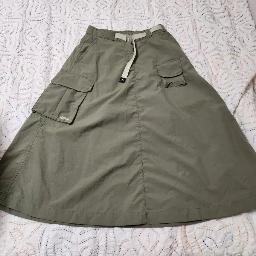 [BUNJANG] NEPA Cargo Skirt Khaki / 네파 카고 스커트 카키색