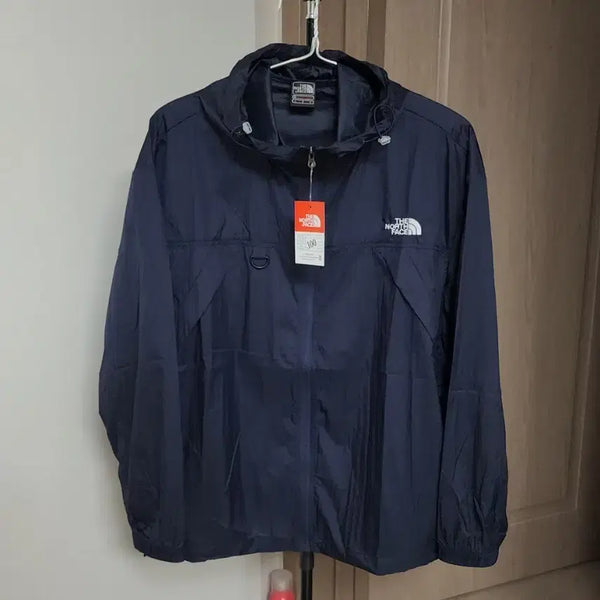 [BUNJANG] The North Face Navy Windbreaker Jacket L (100) / 노스페이스 바람막이 자켓 네이비L. 100