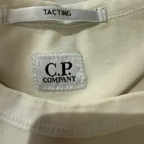 [BUNJANG] C.P. Company Basic Logo Short-Sleeve T-Shirt - Ivory / C.P. 컴퍼니 기본 로고 반팔 티셔츠 아이보리