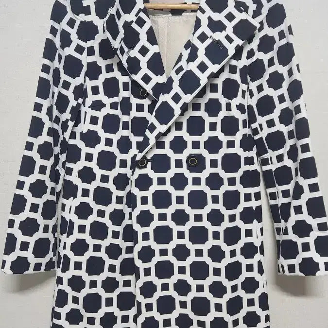 [BUNJANG] Banana Republic Patterned Trench Coat Black / 바나나 리퍼블릭 패턴 트렌치코트 블랙