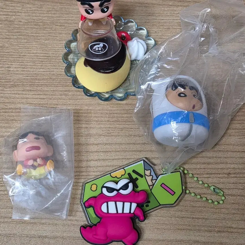 [BUNJANG] Crayon Shin-chan Figure & Keychain Bundle Set / 짱구는 못말려 피규어 키링 일괄