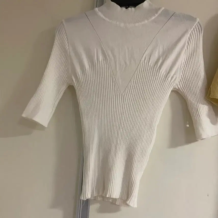 [BUNJANG] Ribbed Neck Knit Ivory / 수입의류) 아이보리 골지넥 니트