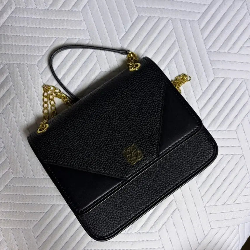 [BUNJANG] Louis Quatorze Black Chain Shoulder/Crossbody Bag / 루이까또즈 블랙 체인백