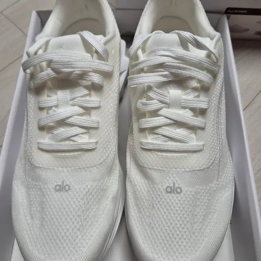 [BUNJANG] ALO Runner Shoes 275 White Sneakers / 알로 신발 러너 275 운동화 새상품