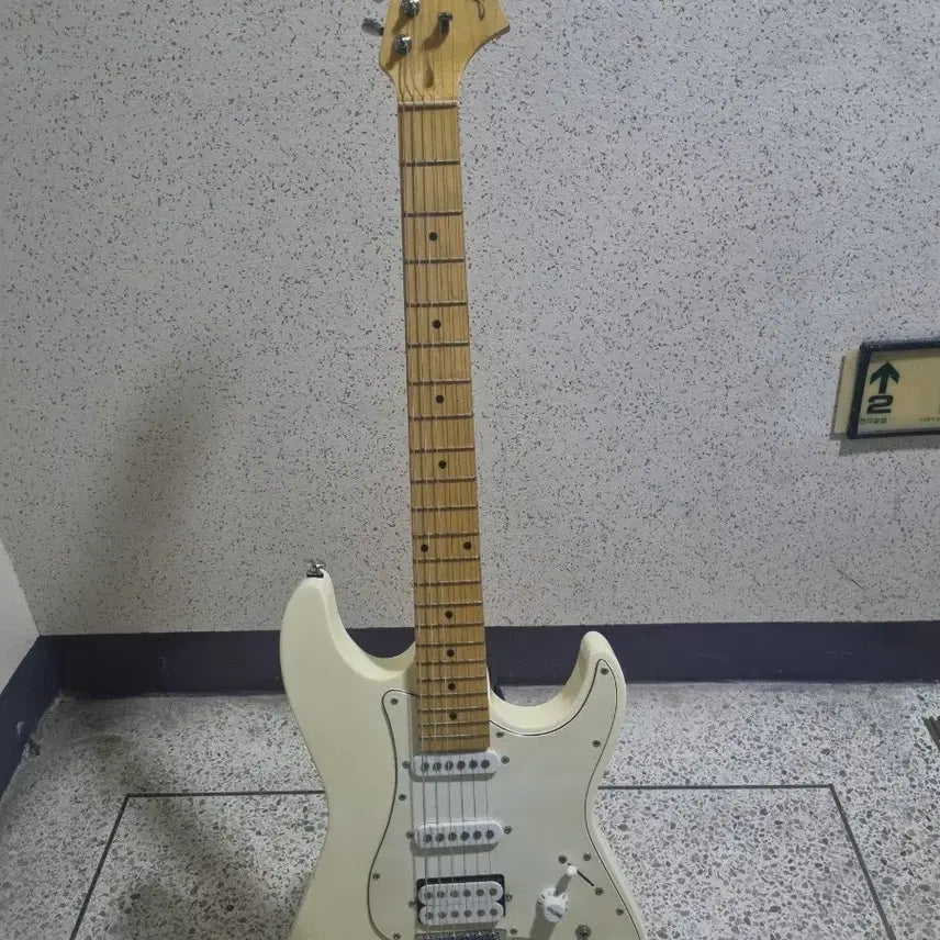 [BUNJANG] AcePro White Electric Guitar / 에이스프로 일렉기타 화이트