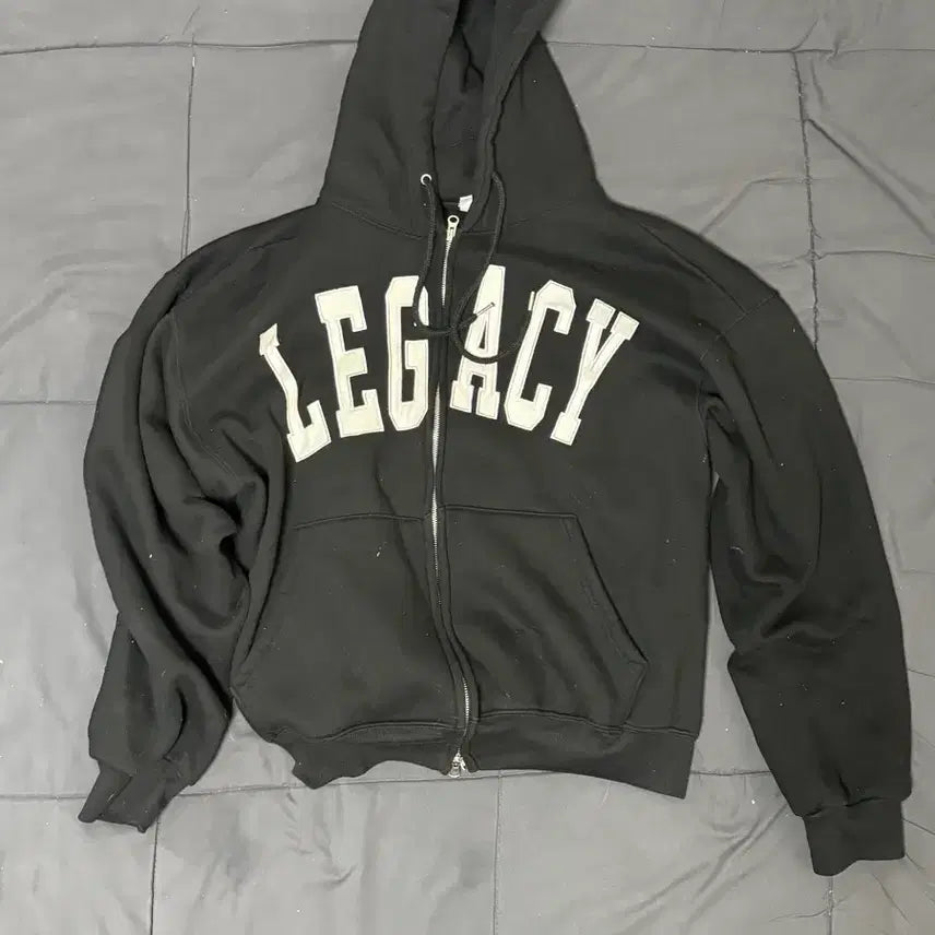 [BUNJANG] Legacy Logo Black Hoodie Zip-up / 레거시 후드 집업 블랙